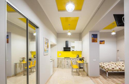 Lviv City Center Apartment | Apartment on Pekarska street зі світлом!