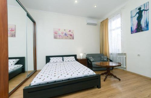 Kyiv Apartment | Apartment on Saksahanskoho Street