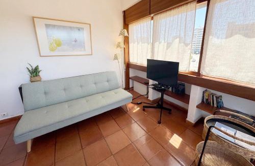 Torralta Apartment | Apartment on the beach by amcf