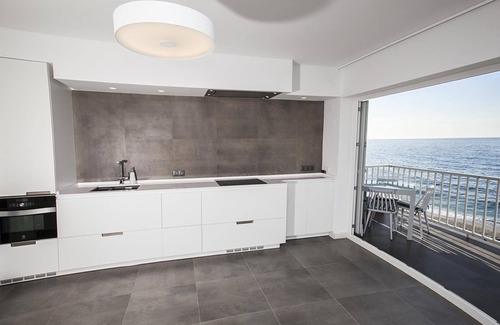Nerja City Centre Apartment | Apartment on the Beach with Sea Views, Balcony, Shared Pool & WiFi