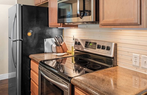 Lovingston Apartment | Apartment on the Knoll with private pool