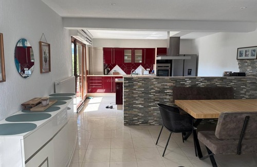 Beblenheim Apartment | Apartment on the road and close to Christmas markets