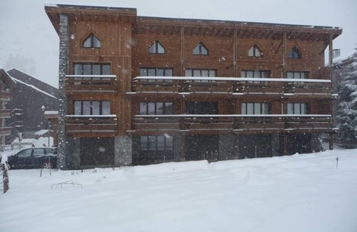 Val-d'Isere Apartment | Apartment on the snow front, ski-in ski-out free wifi