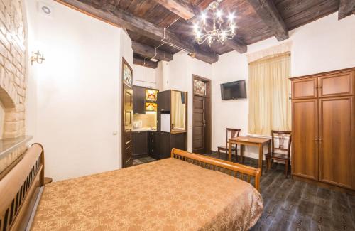 Lviv City Center Apartment | Apartment on Valova 16-2- 2 minutes to Market Square