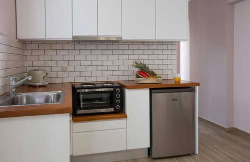 Nidri Apartment | Apartment 'One-Bedroom Suite A' with Balcony and Air Conditioning