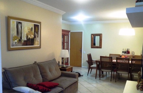Centro Apartment | Apartment one block from Av. Beira Mar Norte