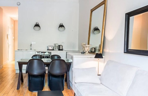 Quartier du Faubourg-Montmartre Apartment | Apartment Opera Suite