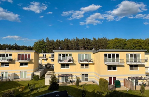 Gelbensande Apartment | Apartment 'Ostseebuhne Graal-Müritz' with Balcony and Wi-Fi