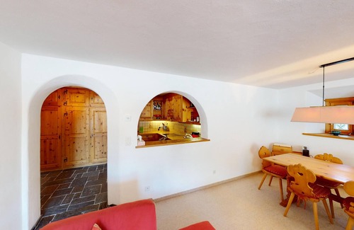 La Punt-Chamues-ch Apartment | Apartment Paterna 9 - 3-bedroom apartment in an Engadine house