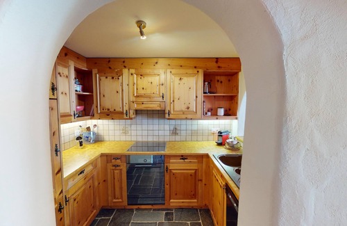 La Punt-Chamues-ch Apartment | Apartment Paterna 9 - 3-bedroom apartment in an Engadine house