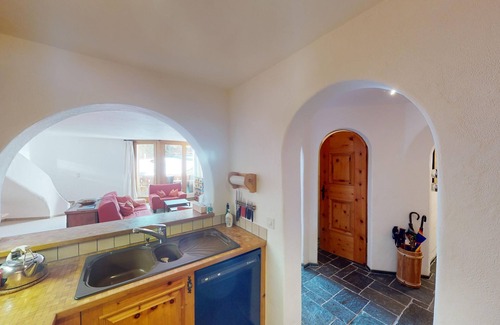 La Punt-Chamues-ch Apartment | Apartment Paterna 9 - 3-bedroom apartment in an Engadine house