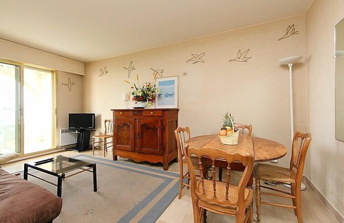 La Croix des Gardes Apartment | Apartment Palais Isabelle in Cannes - 4 persons, 1 bedrooms