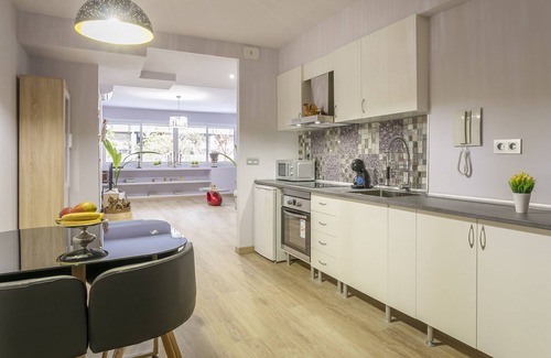 Ensanche Diputacion Apartment | Apartment "Pandora Loft" close to the Sea with Wi-Fi