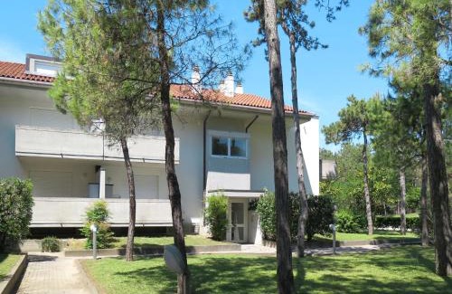 Lignano Pineta Apartment | Apartment Parco Hemingway-4 by Interhome