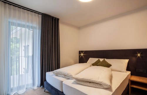Parcines Apartment | Apartment 'Pauli 6' with Mountain View, View of the spa town of Merano, Balcony & Wi-Fi