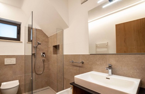 Parcines Apartment | Apartment 'Pauli 6' with Mountain View, View of the spa town of Merano, Balcony & Wi-Fi
