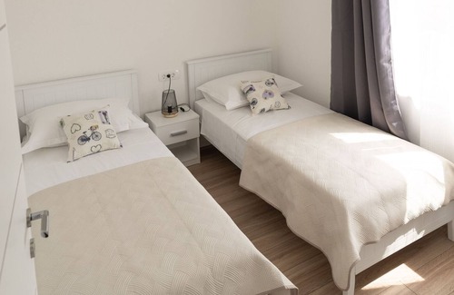Sibenik Apartment | Apartment Pave and Ema apartman (95901-A1) - Konjevrate