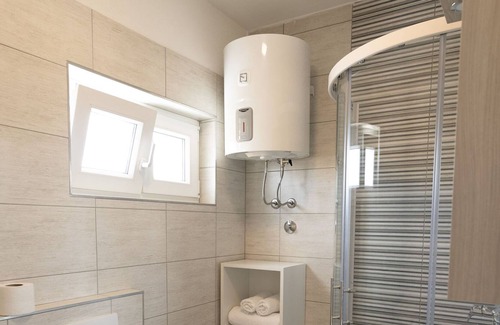 Sibenik Apartment | Apartment Pave and Ema apartman (95901-A1) - Konjevrate