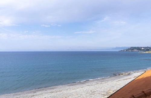 Riva Ligure Apartment | Apartment Pieds dans l'eau 2 by Interhome