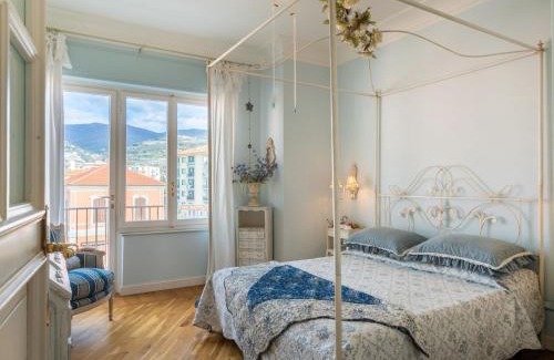 Riva Ligure Apartment | Apartment Pieds dans l'eau 2 by Interhome