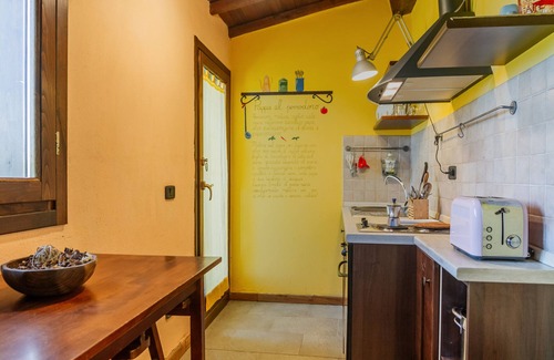Grosseto Apartment | Apartment 'Ponente' with Shared Pool, Private Entrance and Air Conditioning