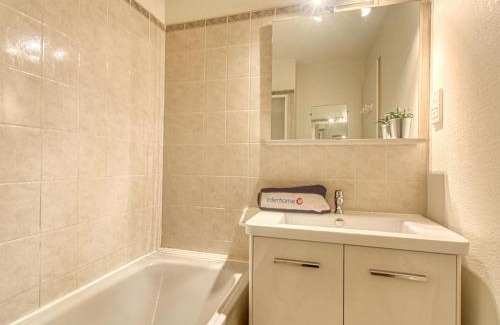 Frejus Plage Apartment | Apartment Port d'Attache-3 by Interhome