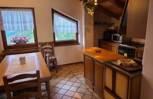 Rocca Pietore Apartment | Apartment 'Pozzobon' with Mountain View, Shared Garden and Wi-Fi