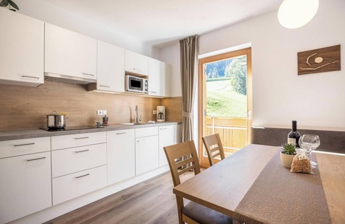 Mantana Apartment | Apartment "Pramstaller Dolomites" with Mountain View, Wi-Fi, Balcony & Garden