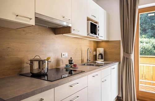 Mantana Apartment | Apartment "Pramstaller Dolomites" with Mountain View, Wi-Fi, Balcony & Garden