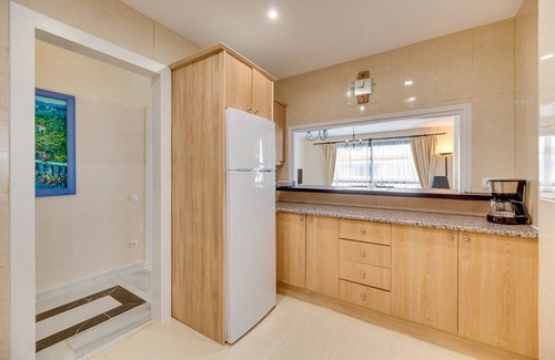 Puerto Banus Apartment | Apartment 'Puerto Banus3 Sandy Beachside' with Shared Pool and Air Conditioning