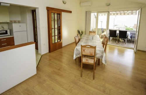 Sveti Filip i Jakov Apartment | Apartment Pusa by Interhome