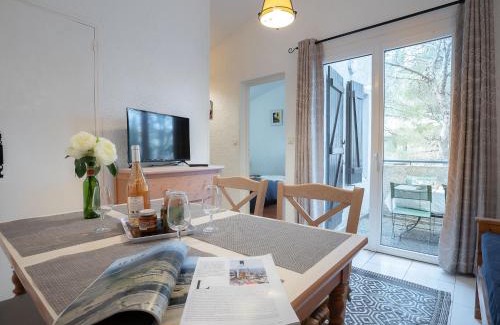 Boulouris-sur-Mer Apartment | Apartment Résidence Les Jardins d'Azur-2 by Interhome