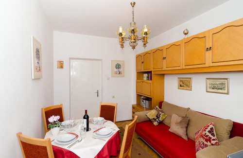 Lapad Apartment | Apartment Red Orange