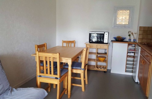 Arzon Apartment | Apartment residence with swimming pool and balcony