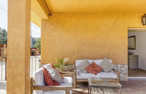 Begur Apartment | Apartment 'Residencial 1º 1ª' with Private Terrace, Balcony and Wi-Fi