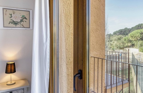 Begur Apartment | Apartment 'Residencial 2º 1ª' with Private Terrace, Balcony and Wi-Fi
