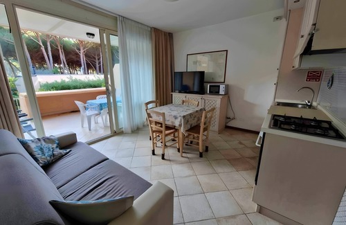 Punta Ala Apartment | Apartment 'Rex Lo Scoglietto - Bilocale 28' with Communal Pool, Wi-Fi and Air Conditioning