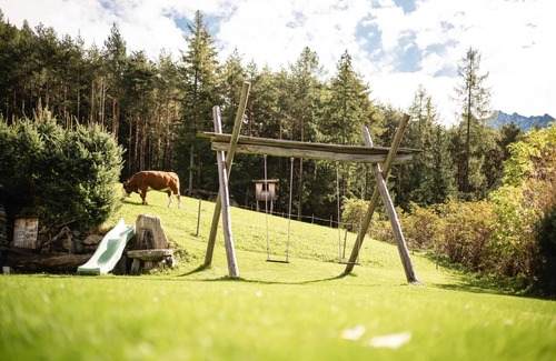Campo Tures Apartment | Apartment 'Rieplechn App Waldruhe' with Mountain View, Shared Garden and Wi-Fi