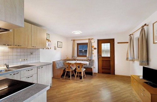 Valle di Casies Apartment | Apartment 'Rosenduft' with Mountain View, Shared Terrace and Wi-Fi