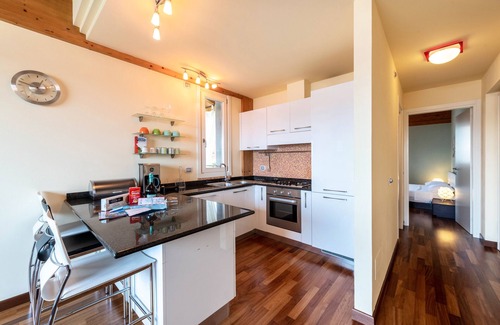 Salo Apartment | Apartment 'Rocchetta' with Lake View, Wi-Fi and Air Conditioning