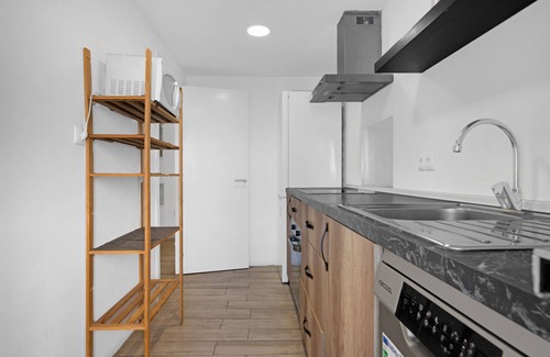 Grau i Platja Apartment | Apartment 'Roma' with Shared Pool, Wi-Fi and Air Conditioning