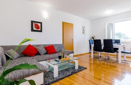 Banici Apartment | Apartment & Rooms Ma din - One Bedroom Apartment with Balcony and Sea View