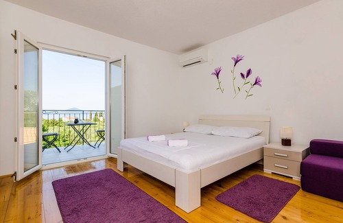 Banici House | Apartment & Rooms Maždin - Triple Room with Balcony and Sea View (Soba More)