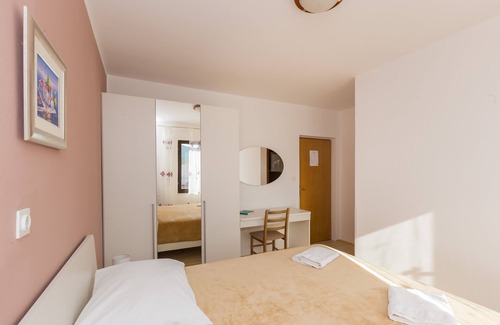 Banici House | Apartment & Rooms Villa Katarina - Double Room with Shared Balcony 1
