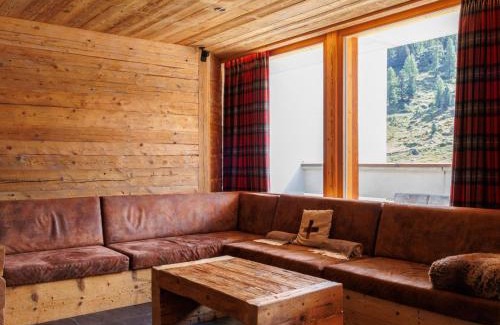 Noveli Apartment | Apartment Rosablanche D Attique by Interhome