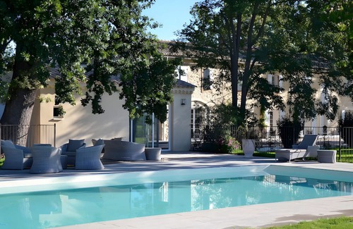 Saint-Andiol Apartment | Apartment 'Rosalie' with Shared Garden, Wi-Fi and Air Conditioning