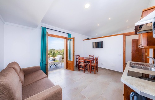 Ariany Apartment | Apartment 'S Hort Can Capità Estudio Balcón 7' close to the Sea with Shared Pool & Wi-Fi