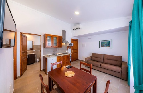 Ariany Apartment | Apartment 'S Hort Can Capità Estudio Balcón 7' close to the Sea with Shared Pool & Wi-Fi