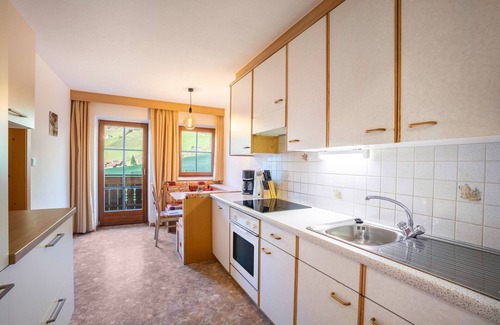 Valle Aurina Apartment | Apartment 'Sonnenschein Oberachrain' with Mountain View, Shared Garden and Wi-Fi