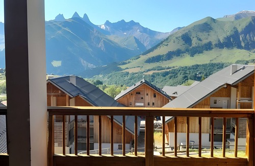 Saint-Jean-d'Arves Apartment | Apartment 'Saint-jean-d'arves' with Mountain View and Balcony